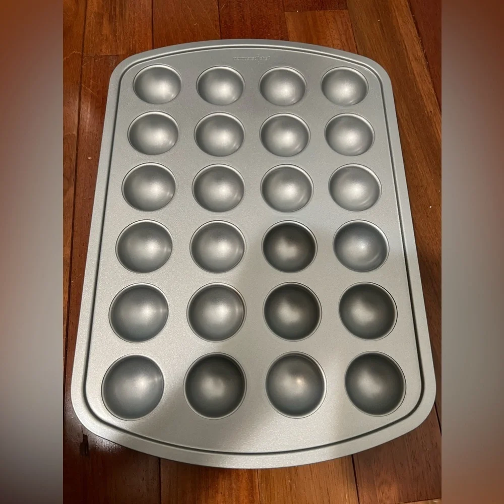 NWOT Pampered Chef Donut Hole Pan